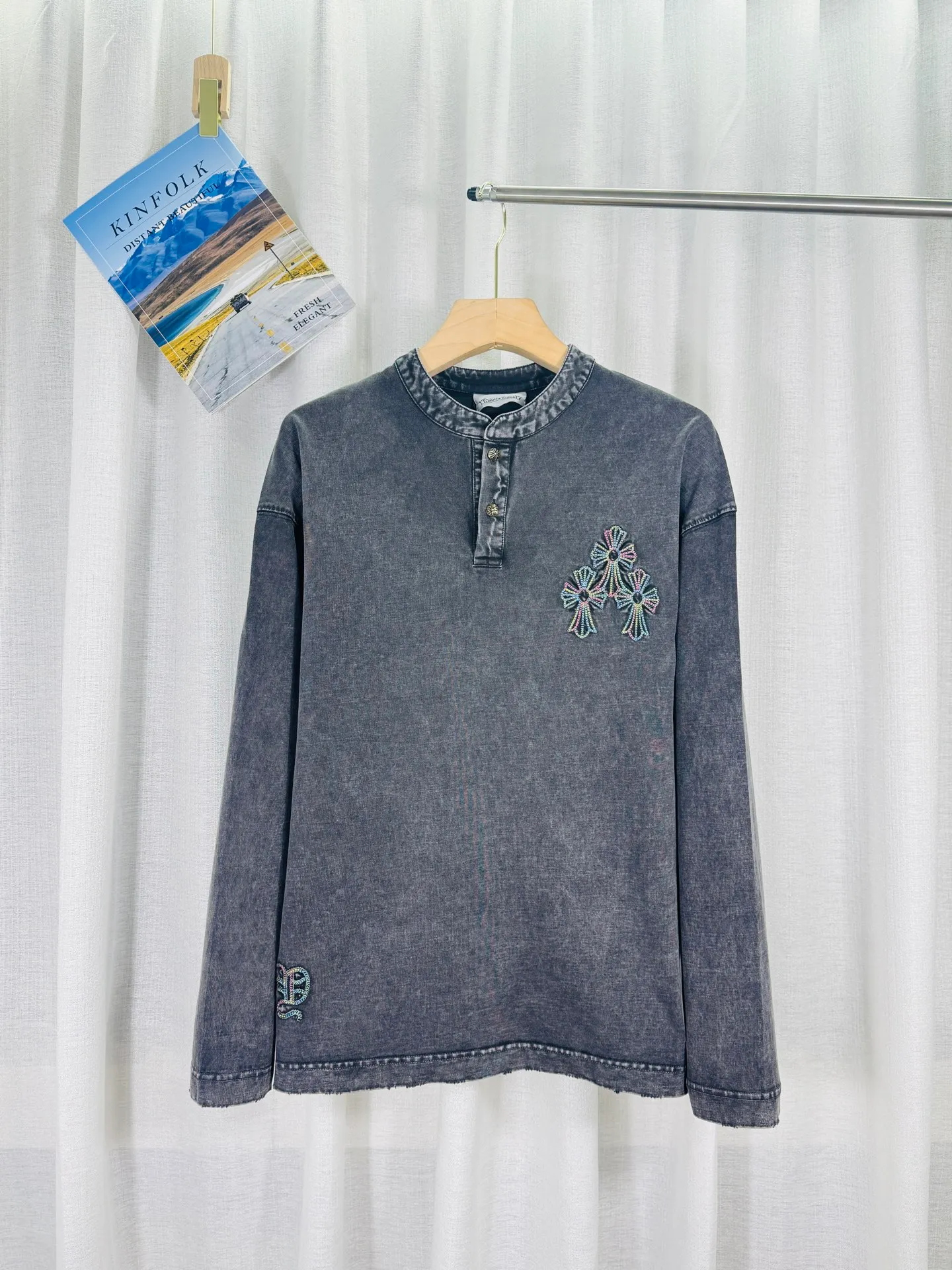 P260 ch high version Chrome Hearts 2025 new autumn and winter cross patch washed spray-painted long-sleeved T-shirt, fabric: 26 double yarns, 320 grams weight, Angra red thread weaving, heavy wash water➕fried color + spray-paint Printing process: colorful embroidery, secondary color spray-paint process Color: gray, red Size: S M L XL Style number: 5178